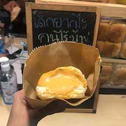 ขนมปังไส้ชานม