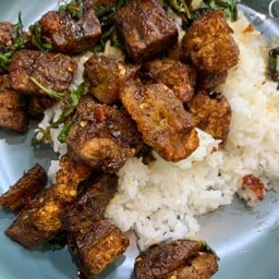 ผัดกะเพราหมูกรอบ