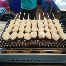 ลูกชิ้นโวยวาย