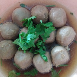 ซุปลูกชิ้นหมู