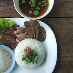 ข้าวเนื้อตุ๋น+ไส้ตุ๋น+ม้ามตุ๋น