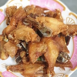 ไก่บ้านทอดน้ำปลา ครึ่งตัว