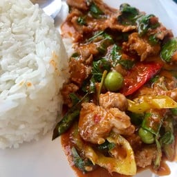 แกงพะแนงราดข้าว