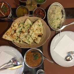 Chicken tikka and chicken jalfrezi + nan and rice