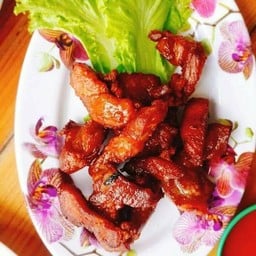 ร้านอาหารริมน้ำกรุงเก่า