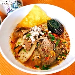 ก๋วยเตี๋ยวต้มยำไข่เยี่ยวม้า