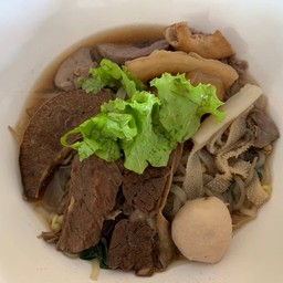 ก๋วยเตี๋ยวเนื้อตุ๋น