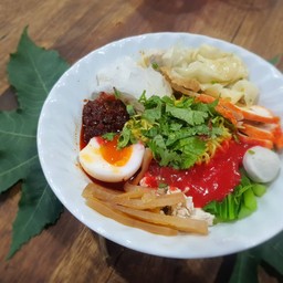 บะหมี่เกี๊ยวต้มยำเย็นตาโฟ