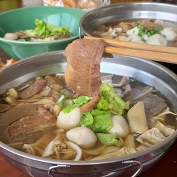 เกาเหลาหม้อไฟเนื้อ