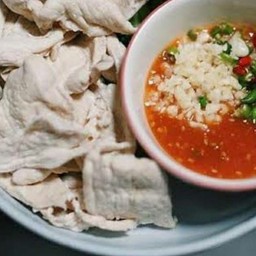 อกไก่ต้มราดข้าว 1 แถม 1 น้ำจิ้มซีฟู้ด