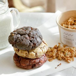 Double dark, original walnut, red velvet