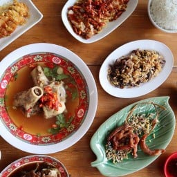 หมูทอดโคตรเทพ ร้านข้าวหมูทอด ต้นเปา