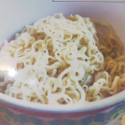 เส้นมาม่าลวกแห้ง