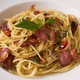 สปาเก็ตตี้พริกแห้ง