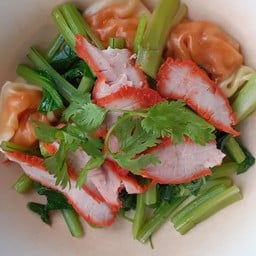 ชายสี่ บะหมี่เกี๊ยว ส้นติธรรม