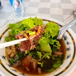 ดังพันธ์ตุ๋นก๋วยเตี๋ยว-เกาเหลา