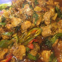 ผัดเผ็ดซี่โครงหมู