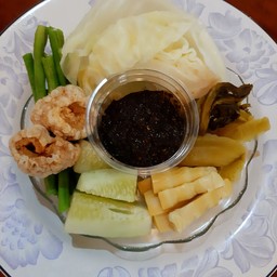 น้ำพริกน้ำปูพร้อมผักลวก  (ใช้เวลาทำ 20 นาที)