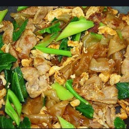 ผัดซีอิ๋วหมูนุ่ม