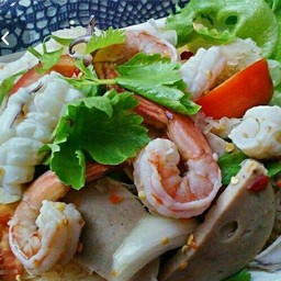 ยำรวมมิตรไม่ใส่เส้น