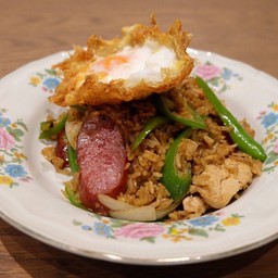 ชุดข้าวผัดพริก(หมูหรือไก่)กุนเชียง