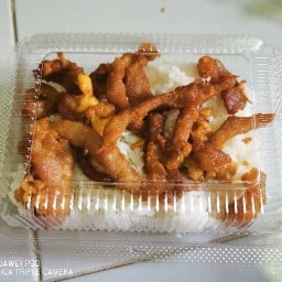 หมูทอดกระเทียม ชายแนน