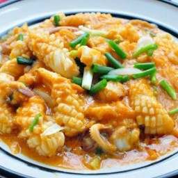 ปลาหมึกผัดไข่เค็ม