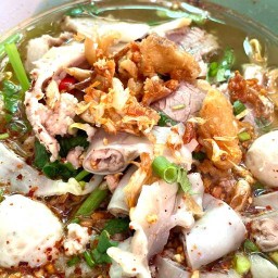 กิ๋นเตี๋ยว หมูต้มยำ