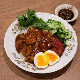 ข้าวหน้าไก่ ไข่ต้ม