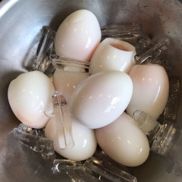ไข่เป็ดต้มปอกเปลือก