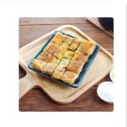 โรตีกล้วยใส่ไข่และลูกเกด