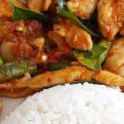 ผัดพริกแกงไก่