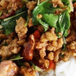 กะเพราหมูสับ