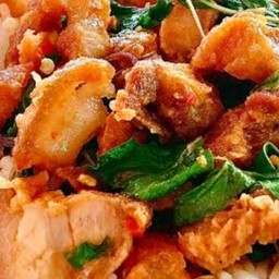 กะเพราหมูกรอบ