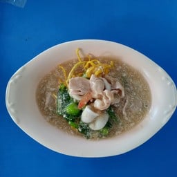 ราดหน้ารวมกรอบเหลือง