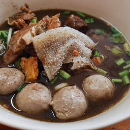 ก๋วยเตี๋ยวแม่น่าย