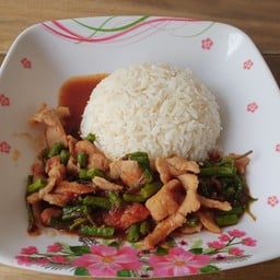 พริงแกงหมู-ไก่