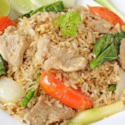 ข้าวผัด ไก่