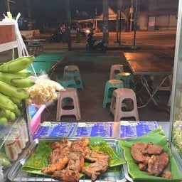 ร้านลาบมุกดาหาร ตลาดรัตนากรเทพประสิท