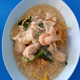ราดหน้ารวมพิเศษกรอบเหลือง