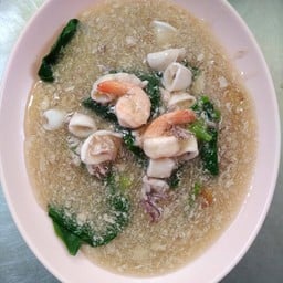 ราดหน้าทะเลพิเศษกรอบขาว