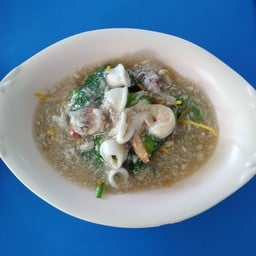 ราดหน้าทะเลพิเศษกรอบเหลือง