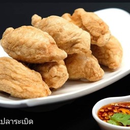 ลูกชิ้นทอดระเบิด เถิดเทิง ไจแอนท์ ถนนแฉล้มนิมิตร