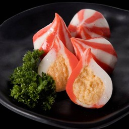 ลูกชิ้นปลาลาวาไข่เค็ม