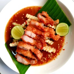 ยำหมูสามชั้นทอด***ขายดี