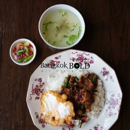 ข้าวกระเพราเป็ดไข่ดาว