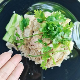 ก๋วยเตี๋ยวไก่ตุ๋น เอ็กซ์โปรศรีเกิด