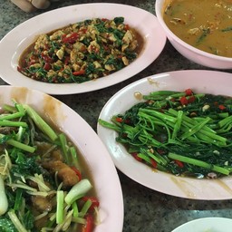 ต้มยำกุ้งน้ำข้น ผัดผักบุ้งไฟแดง ปลากระพงผัดขึ้นฉ่าย กะเพราไก่