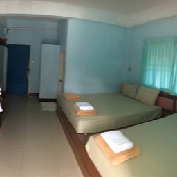 ห้องนอน 4 คน แอร์ ทีวี เครื่องทำน้ำอุ่น 