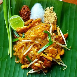 รวยอุดมผัดไทย